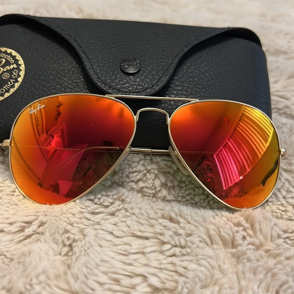 Authentic Ray•Ban aviators - Picture 4 of 8